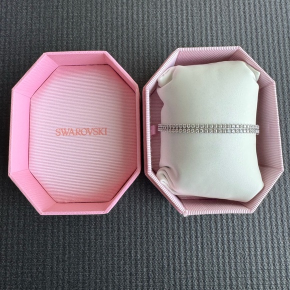 Swarovski Jewelry - SWAROVSKI Matrix bracelet
Round cut, White, Rhodium plated